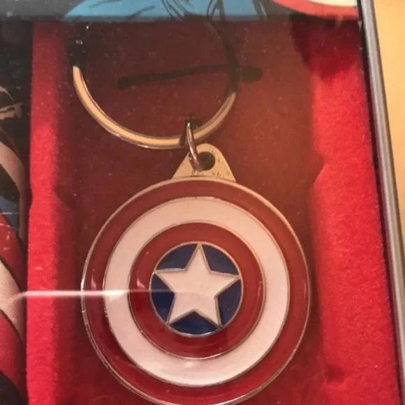 Marvel Printed Wallet & Keychain Set - Picture 6 of 12